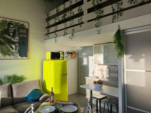 Appartement avec balcon, climatisation et vue mer