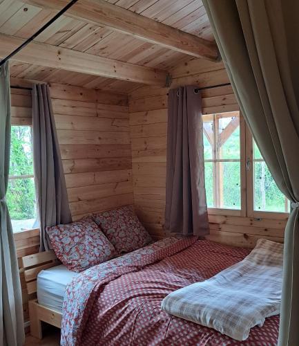 Wooden Cabin - La Fleurie - on Campsite in Saint Robert, Camping Florecer