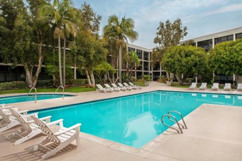 Bazén v ubytování Four Points by Sheraton San Diego nebo v jeho okolí