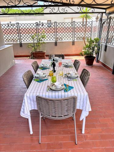 Μπαλκόνι ή βεράντα στο - La Terrazza al Mare- Beach & Free Parking-
