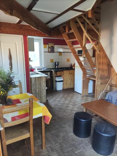 Kuchyň nebo kuchyňský kout v ubytování Chalet atypique
