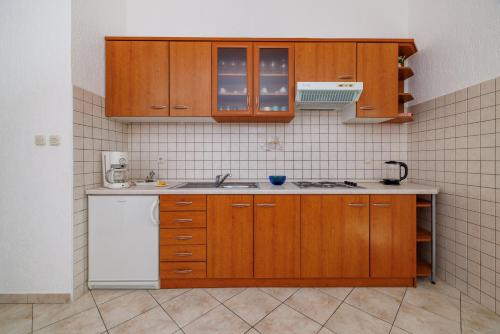 Dapur atau dapur kecil di Apartments Krunoslav