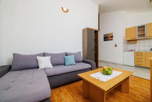 Dapur atau dapur kecil di Apartments Krunoslav