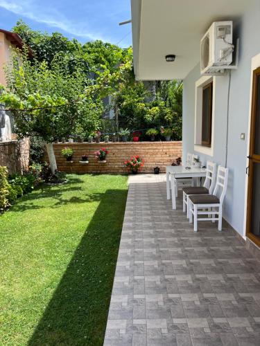 Mandi's Apartment 야외 정원