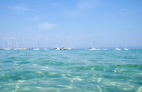 HEBERGEMENTS BATEAUX A QUAI