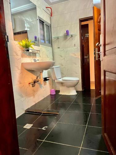 Bilik mandi di Residence clair de lune