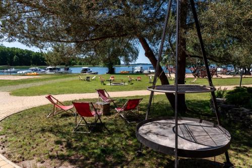 Gallery image of Domek na wodzie Topiko Czarter przy Hotelu Ognisty Ptak in Ogonki