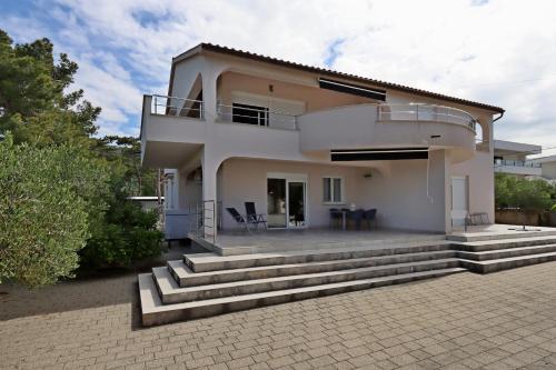 Apartments by the sea Banjol, Rab - 12838