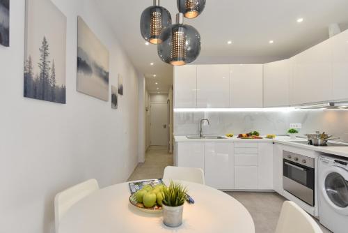 A bright and modern apartment