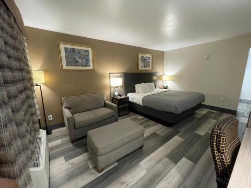 Postel nebo postele na pokoji v ubytování Quality Inn & Suites Goodyear - Phoenix West