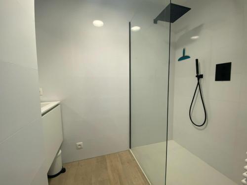 A bathroom at Apartment in Middelkerke with Stunning Sea Views