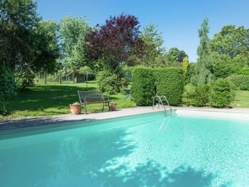 Bazén v ubytování Farmhouse in Desnié with Pool & Forest nebo v jeho okolí