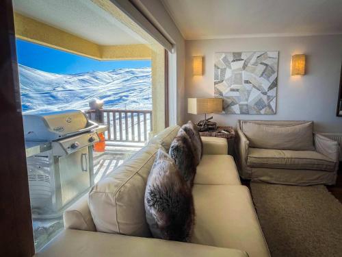 Ruang duduk di HOM I Edif Valle Blanco 3D2B jacuzzi SKI IN y OUT VB104