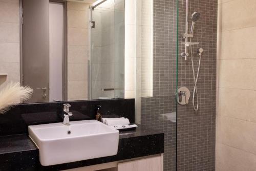 O baie la Societe Suites by Lubar