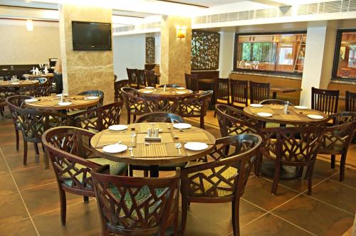 Restoran atau tempat lain untuk makan di Comfort Inn President