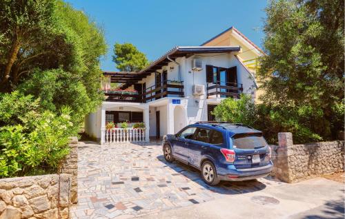 Το κτήριο όπου στεγάζεται  το διαμέρισμα