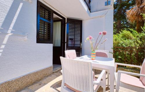 Nice Apartment In Mali Losinj With Wifi