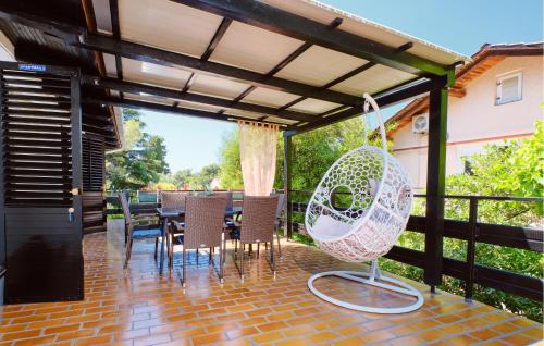 2 Bedroom Lovely Apartment In Mali Losinj