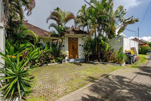 Κήπος έξω από το Villa Curves Bali
