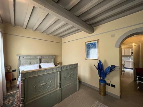Dapur atau dapur kecil di Historic Villa Overlooking Cortona Vineyards