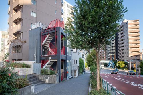 Tomihisa House 8-minute walk from the nearest station Only 5 minutes by train to Shinjuku
