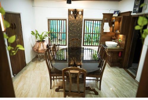 Gambar di galeri bagi Abba's Heaven Heritage Home di Turavūr