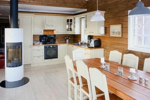 Η κουζίνα ή μικρή κουζίνα στο Modern Family Cabin With Views Of Spåtind