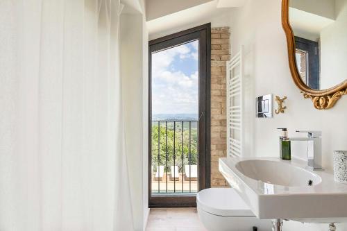 Ένα μπάνιο στο Restored Barn Tuscan Hills View