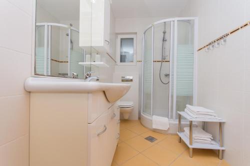 Kúpeľňa v ubytovaní Apartment Ljuba