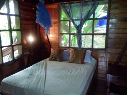 Gallery image of Beverly's Hill Guest House in Bocas Town