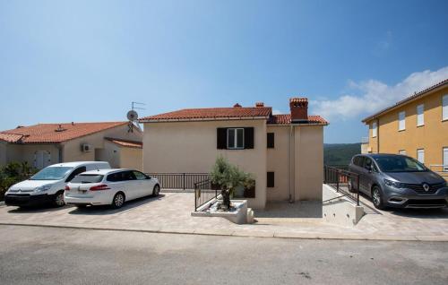 2 Bedroom Beautiful Apartment In Rabac