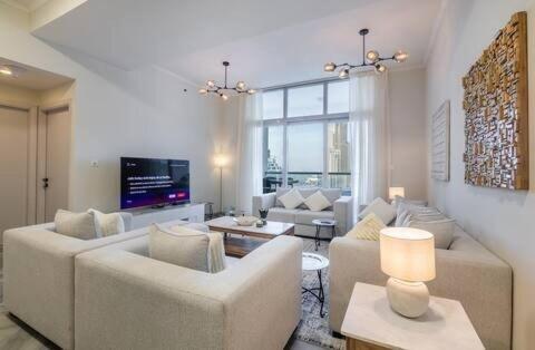 Luxury 2 BHK in Dubai Marina By dPie DEC 1907