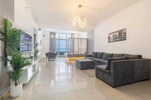 Luxury 2 BHK with Floating Bed in Dubai Marina DEC 1803