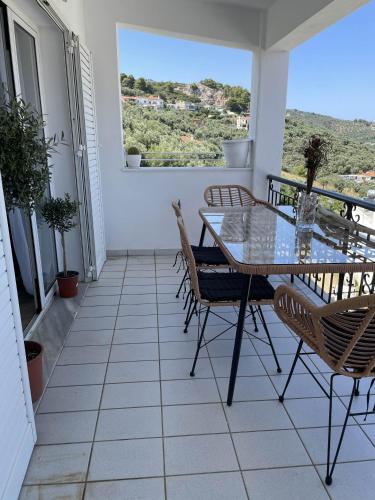 Nespecifikovaný výhled na hory nebo výhled na hory při pohledu z apartmánu