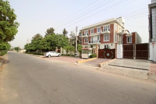 Gallery image of Collection O Sakshi in Manesar