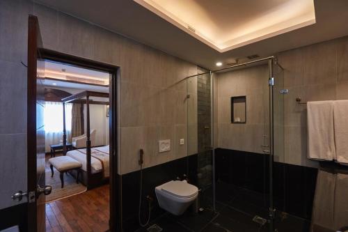 Koupelna v ubytování Chandragiri Hills Resort Kathmandu-Luxury in the Clouds