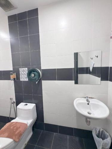 Bilik mandi di Hotel Viva