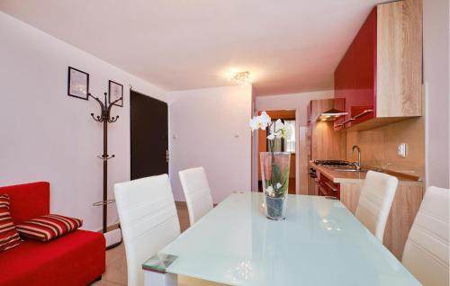 Nice Apartment In Mali Losinj With Wifi