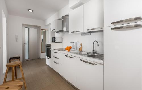 1 Bedroom Amazing Apartment In Dramalj