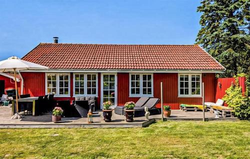 Κήπος έξω από το Gorgeous Home In Væggerløse With Wifi