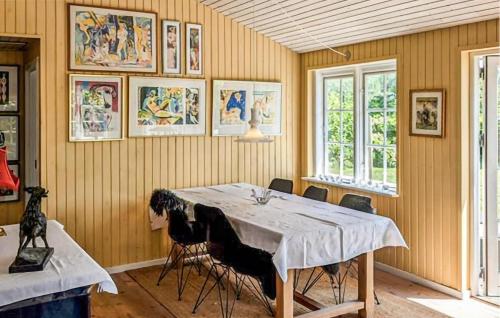 Φωτογραφία από το άλμπουμ του Gorgeous Home In Væggerløse With Wifi σε Bøtø By