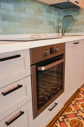 Una cocina o cocineta en NEW Apartment in Sliema by People & Places