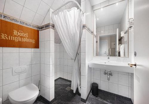 Koupelna v ubytování Hotel Ringkøbing