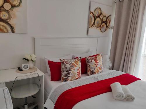 Katil atau katil-katil dalam bilik di Cosy Studio Apartment