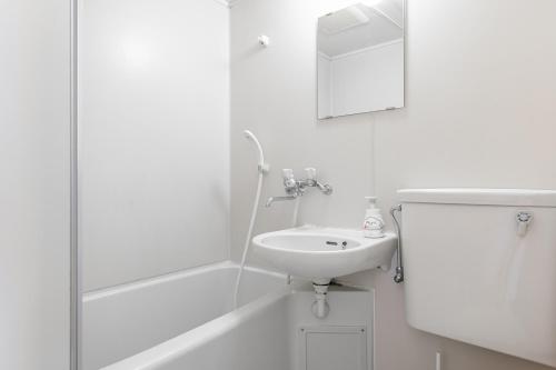 アスピア502 7-minute walk from Nishi-Sugamo Station 9-minute walk from Sugamo Station 1-minute walk from Koshinzuka WiFi available