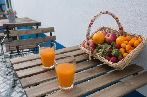 Imagen de la galería de Casas da Villa - Quarto Privado, en Ericeira