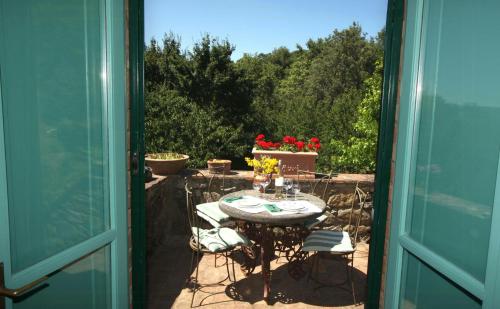 Zahrada ubytování Restored Umbrian Villa With Pool