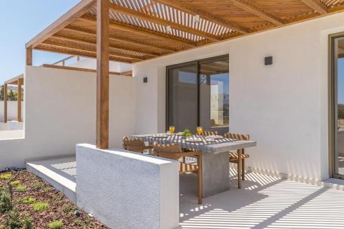 Balkón nebo terasa v ubytování Lavea Suites Milos