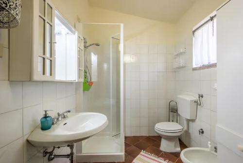 Ένα μπάνιο στο Panoramic Guesthouse In The Siena Hills