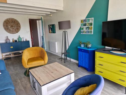 Photo de la galerie de l'établissement Charmant appartement spacieux proche plage avec piscine, à Combrit